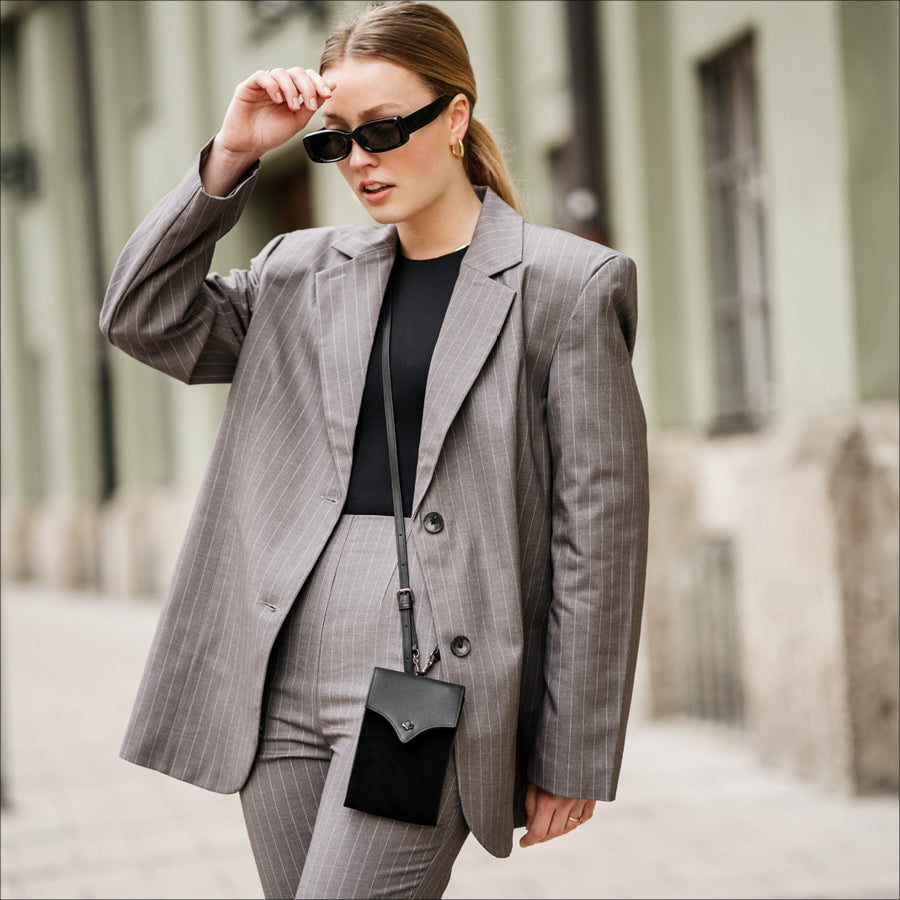 Preloved PhoneBag Emblem - Black Metallic