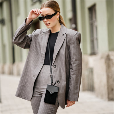 Preloved PhoneBag Emblem - Black Metallic